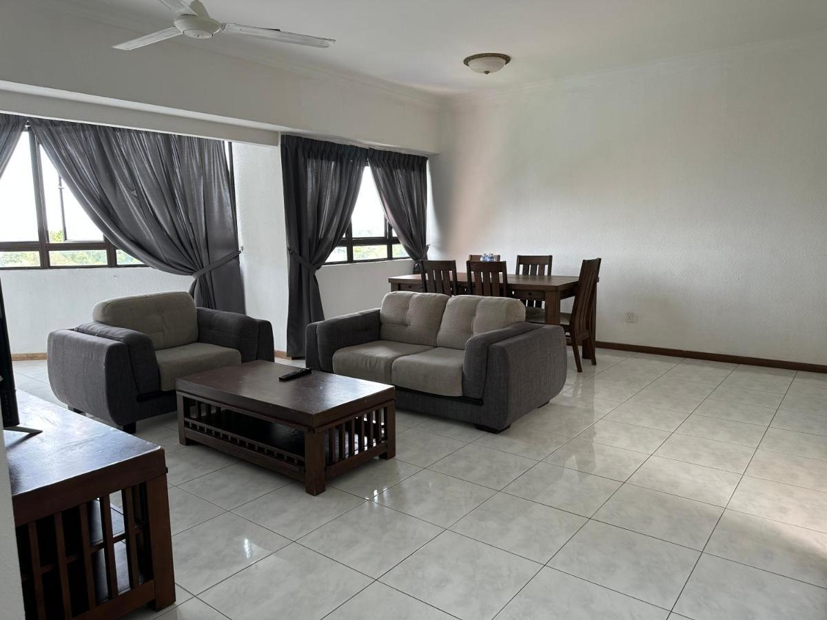 Beach Resort 7 Home Stay Sri Sayang Apartment Batu Ferringhi 3Bedroom Extérieur photo